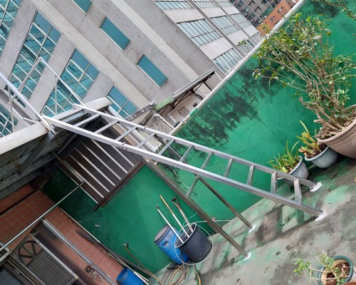花蓮市爬梯工程, 花蓮市護籠爬梯, 花蓮市不銹鋼爬梯, 花蓮市頂樓爬梯, 花蓮市室外白鐵樓梯, 花蓮市白鐵樓梯訂製施工, 花蓮市鐵工, 花蓮市白鐵欄杆